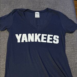 ⚾VINTAGE Y2K MLB Exclusive! Victoria's Secret PINK x 5th & Ocean NY Yankees Tee⚾